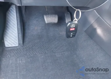 2024 Toyota Corolla Cross Le z USA, uszkodzony, nr VIN 7MUBAAAG9RV109841